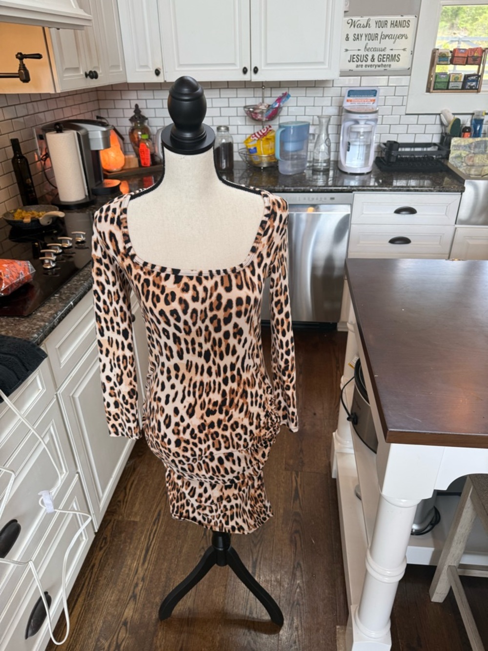 VENUS Leopard-Print Long Sleeve Bodycon Dress - Tan & Black